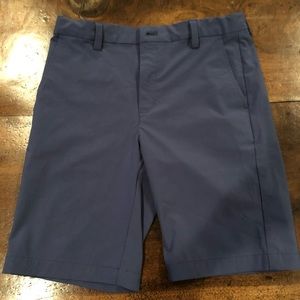 Boys Vineyard Vines performance shorts. Size 12